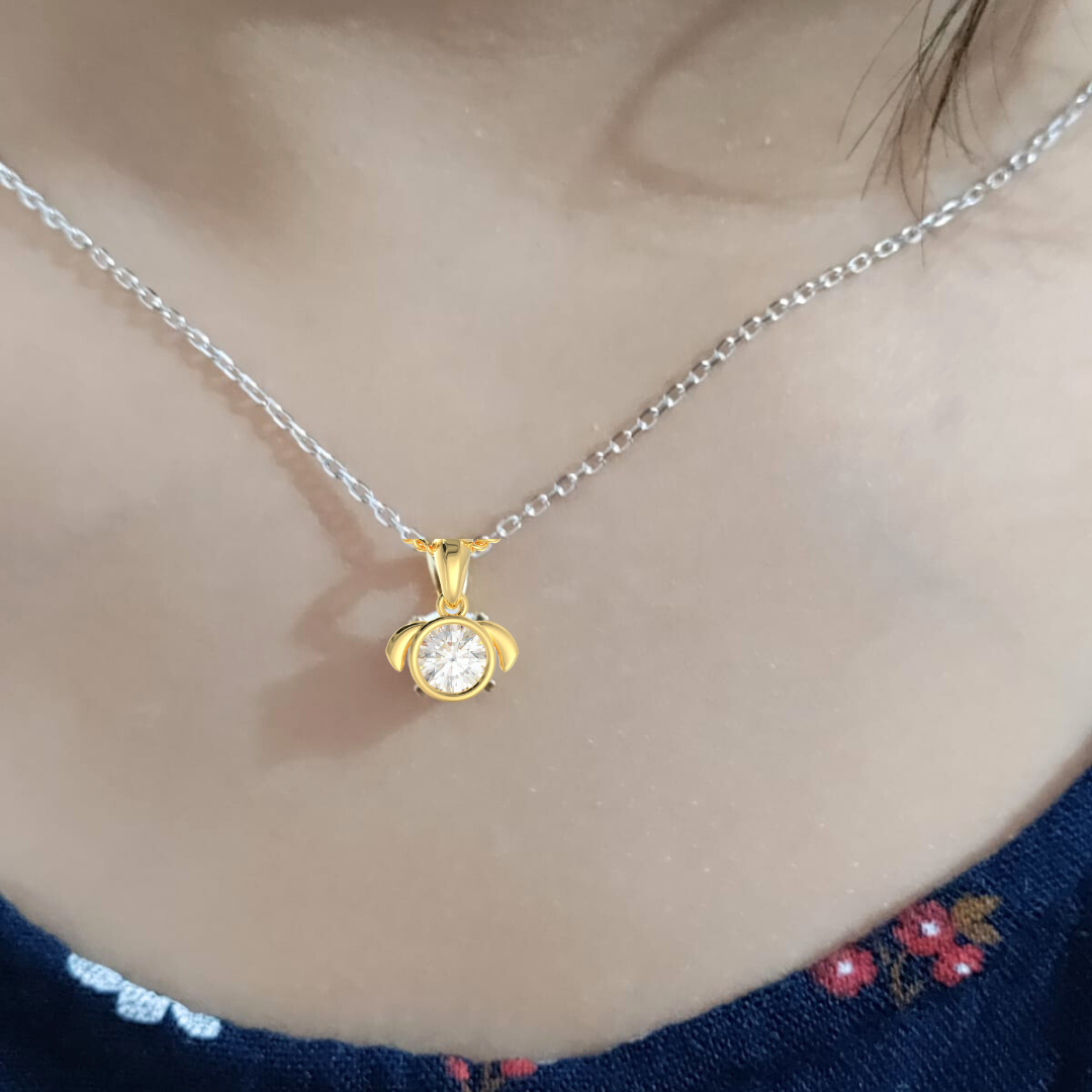 Puppy Pendant (1.03 CT)