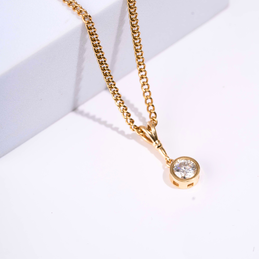 Hardy Pendant