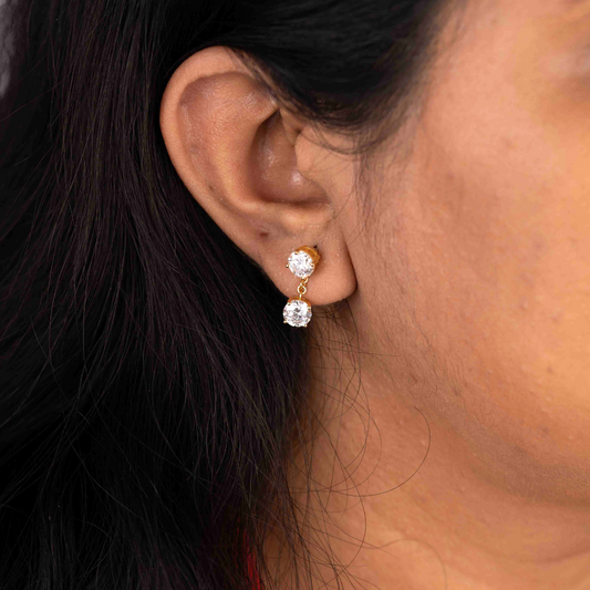 Solitaire with detachable drop