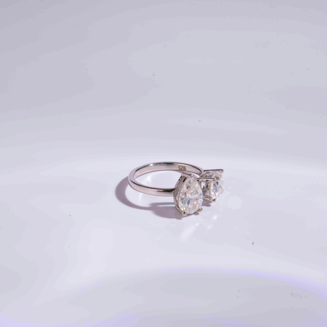 Elowen Toi Et Moi by Vai Ra in Moissanite and Lab diamond