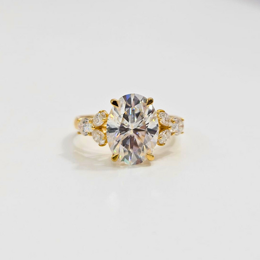 Hima Crushed Iced Oval Soitaire Ring 3.89 CT