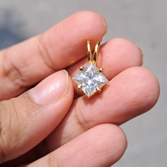 Solitaire princess moissanite diamond pendant