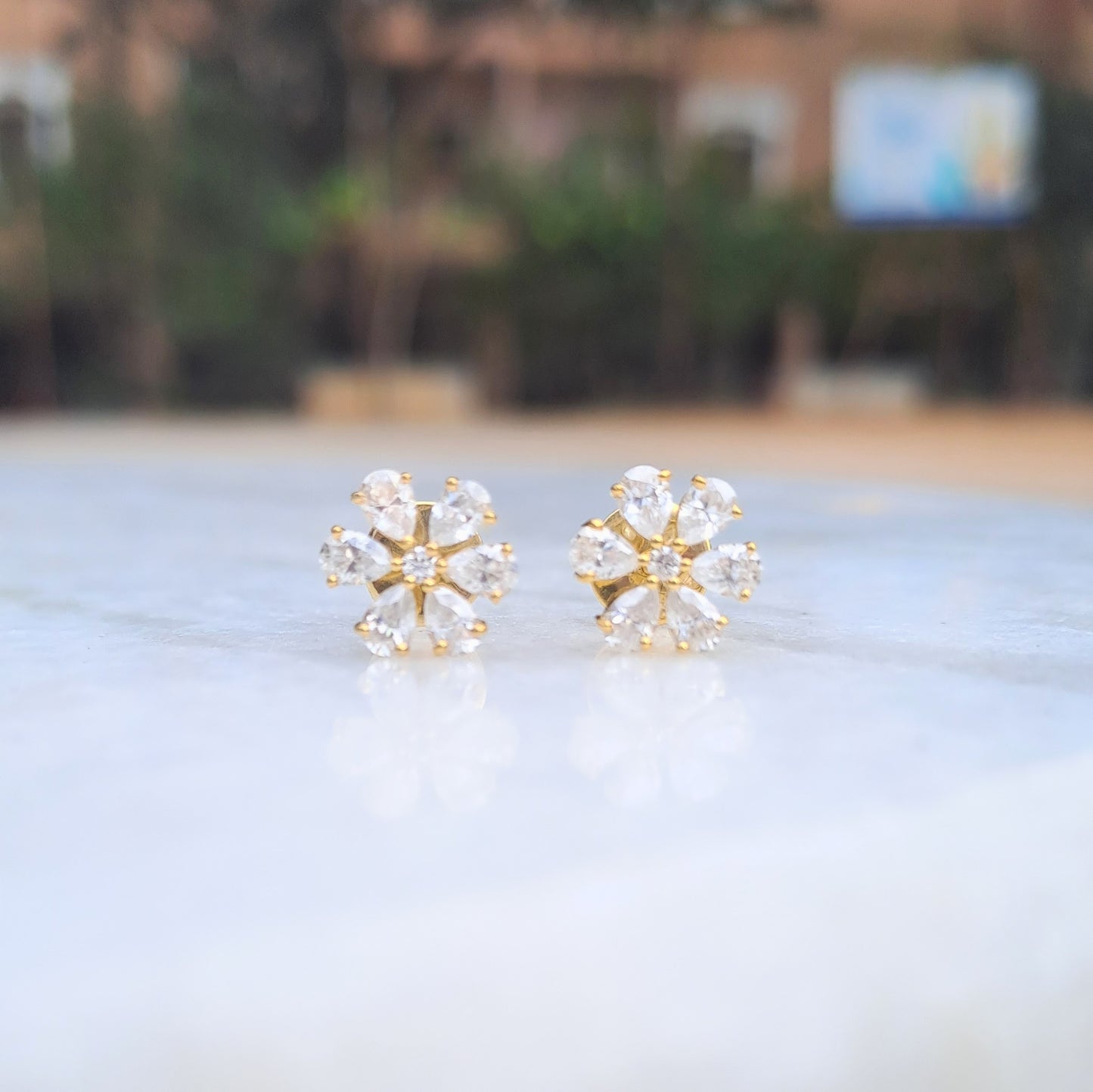 Aadhya Ear Ring Moissanite and Lab Diamond by Vai Ra