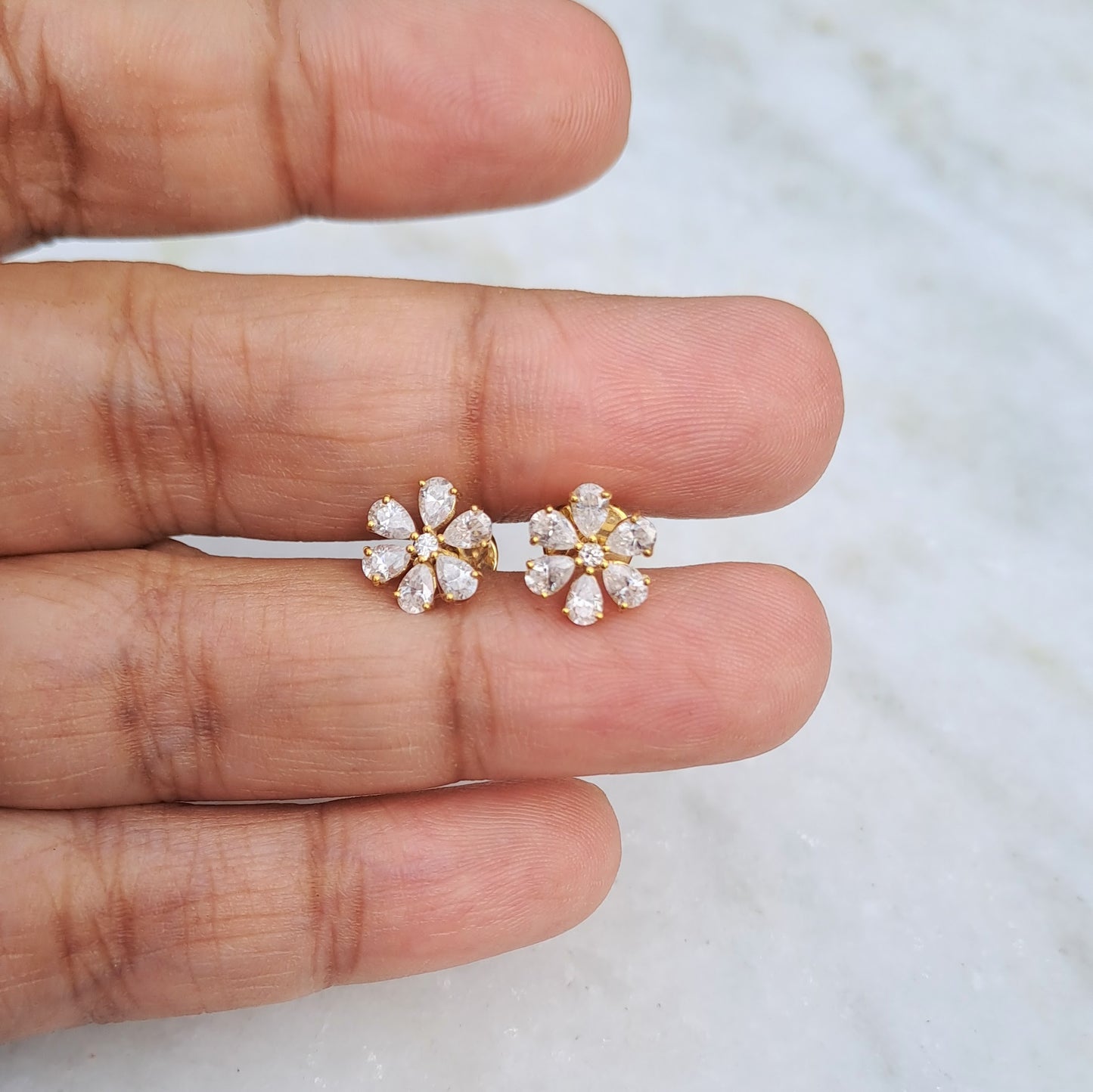 Aadhya Ear Ring Moissanite and Lab Diamond by Vai Ra