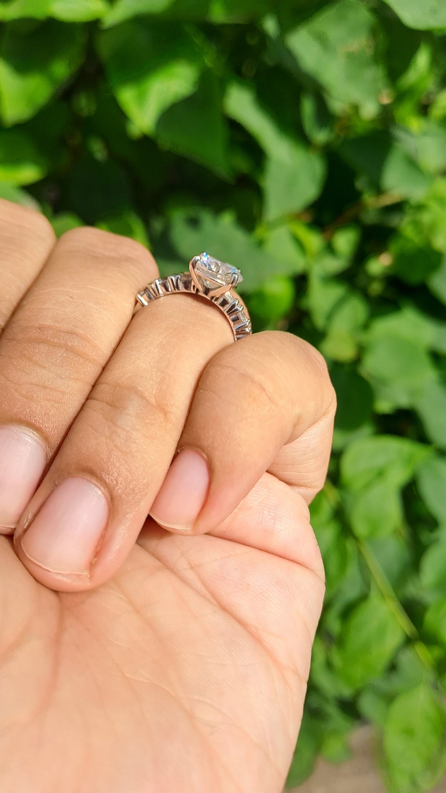 Solitaire Ring in 18kt Gold (2Ct Moissanite)