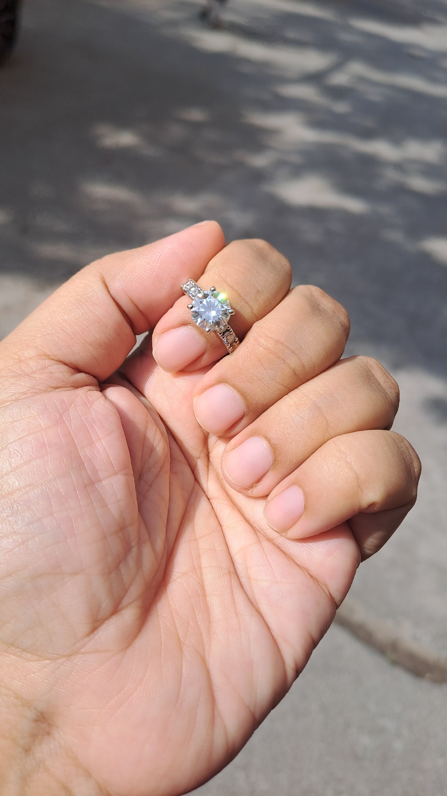 Solitaire Ring in 18kt Gold (2Ct Moissanite)