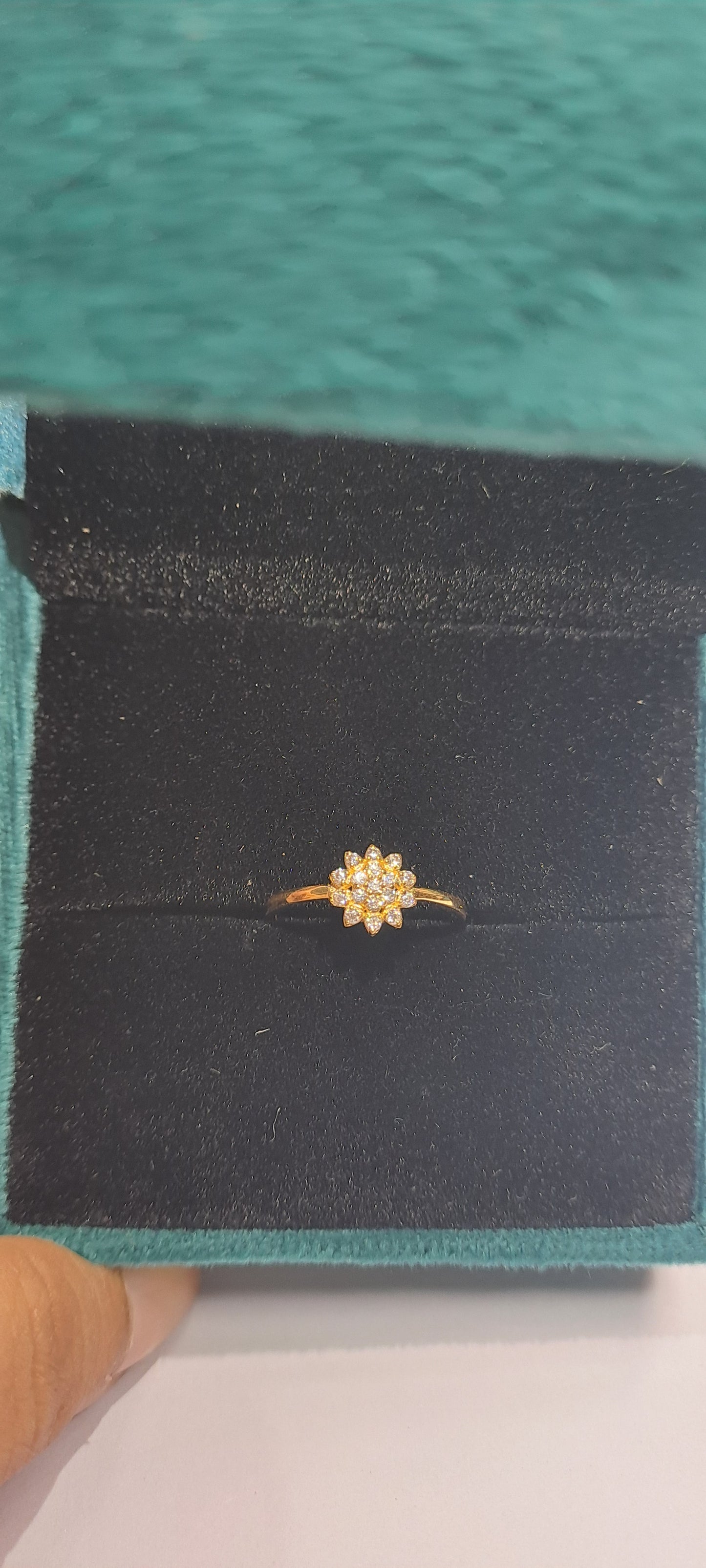 Kaasni Ring (0.16 CT)