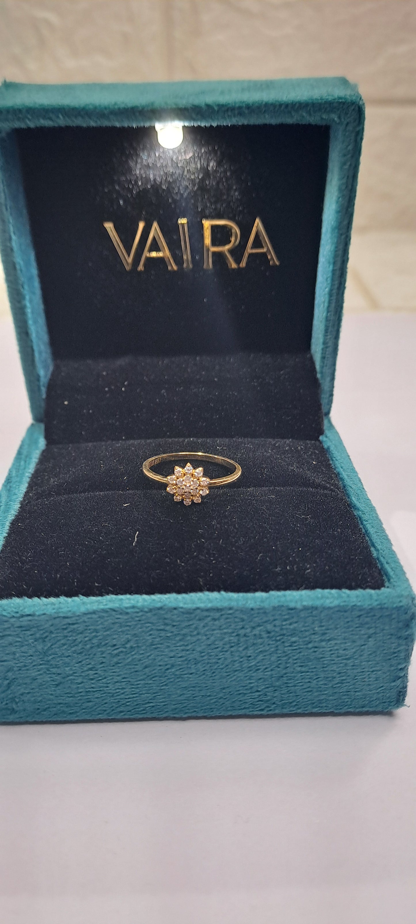 Kaasni Ring (0.16 CT)