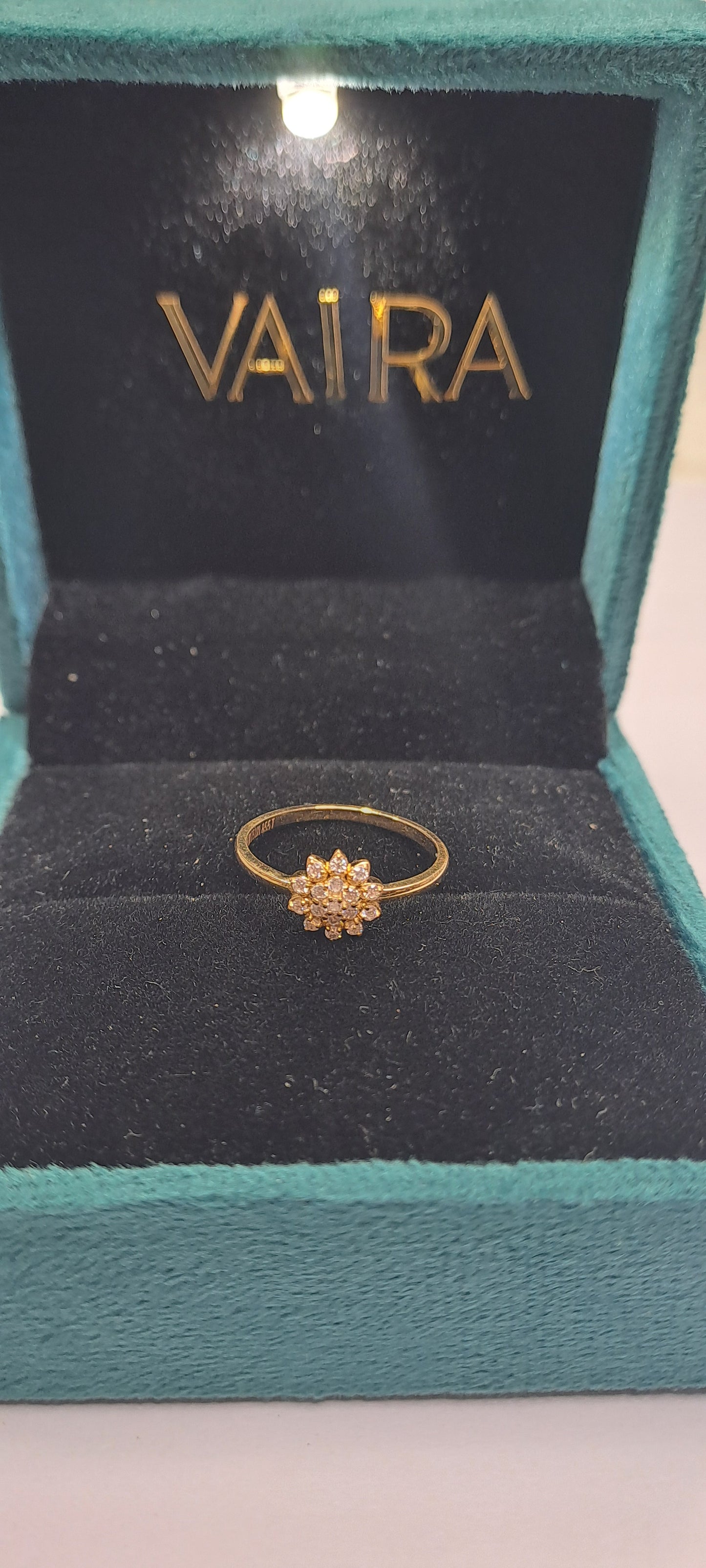 Kaasni Ring (0.16 CT)