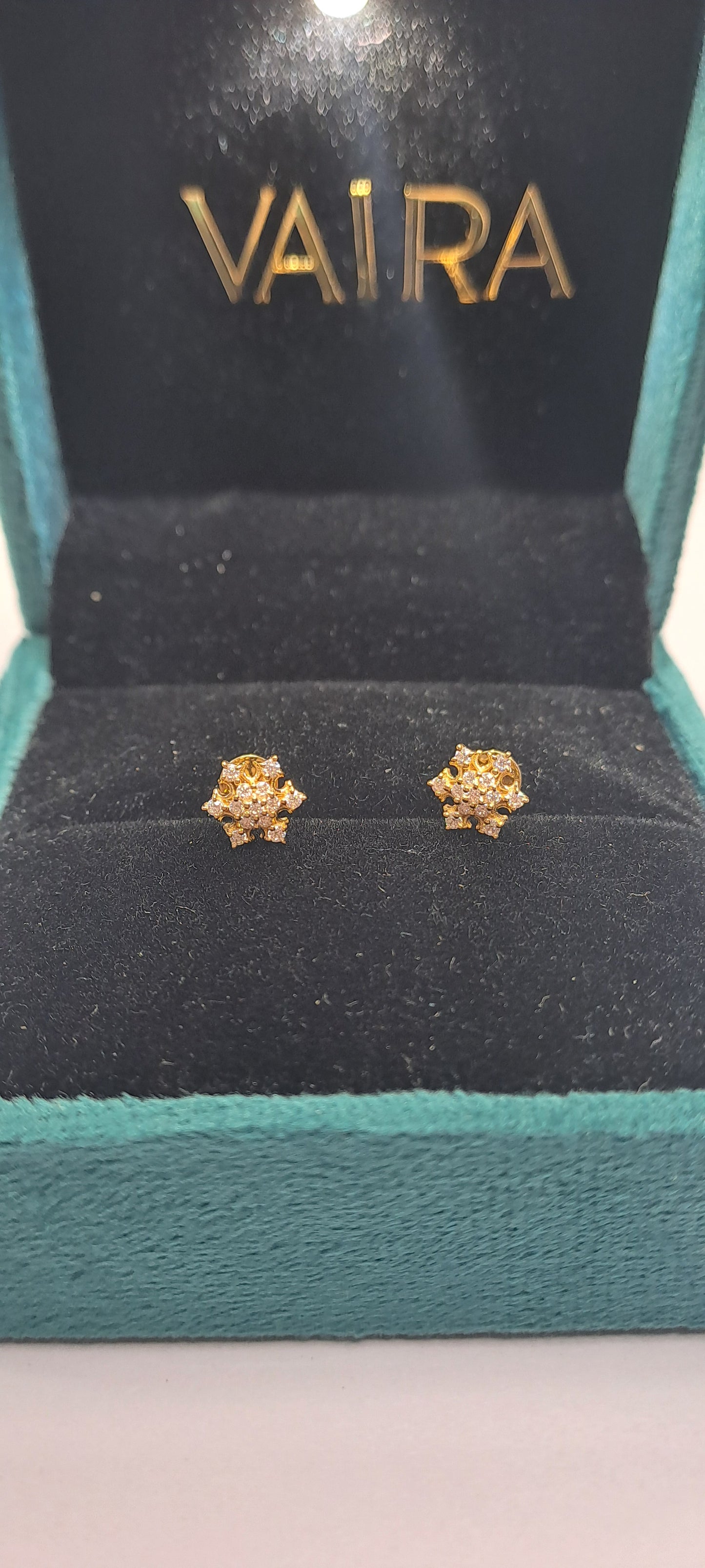 Nainika Diamond Earrings (0.23CT)