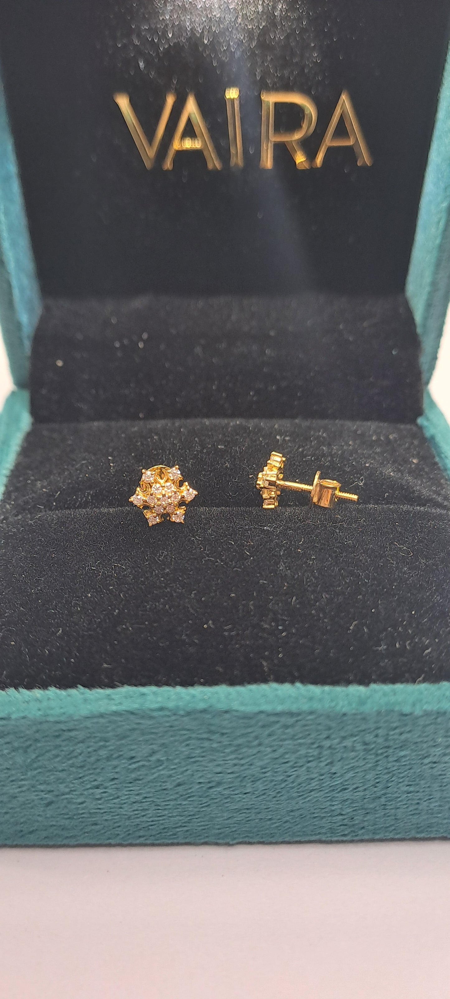 Nainika Diamond Earrings (0.23CT)