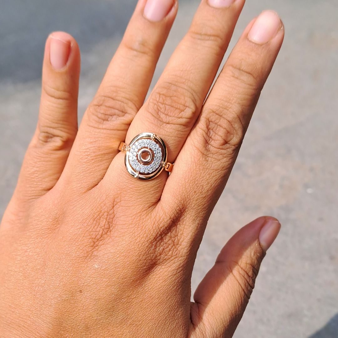 Richa Compass Ring (0.44 Ct)