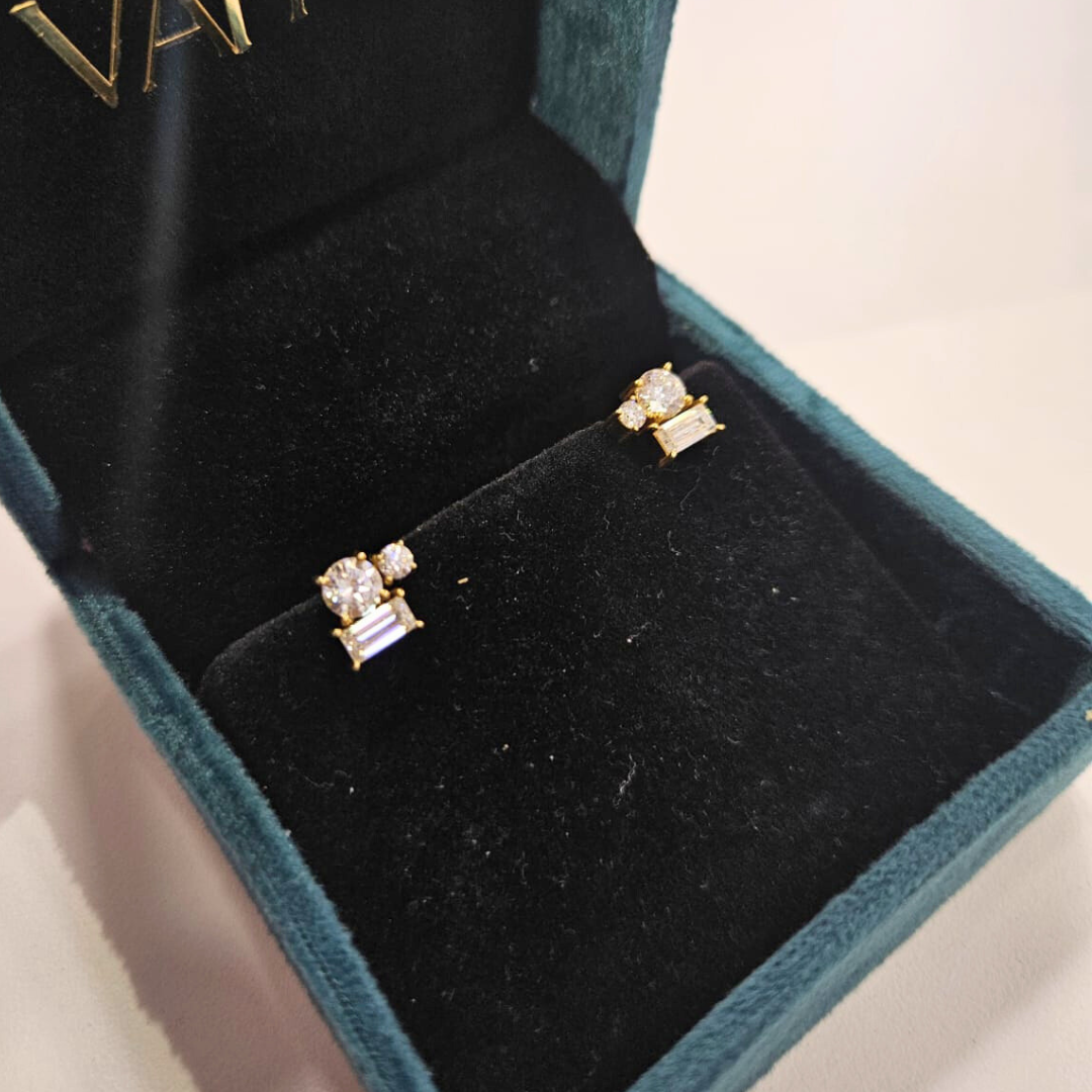 Harshi Earring (1.83 CT)