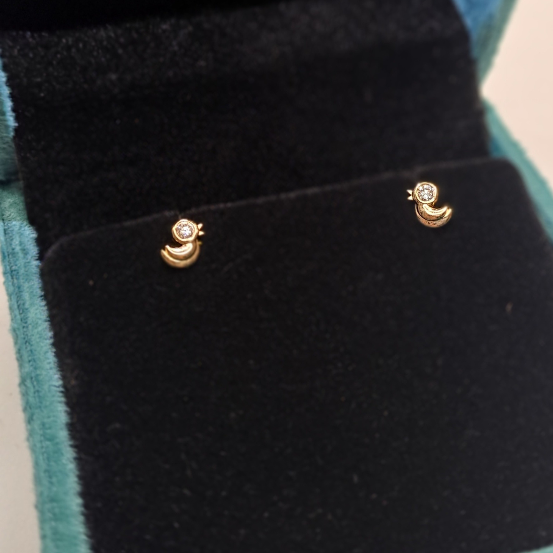 Ducky Earrings (0.14 CT)