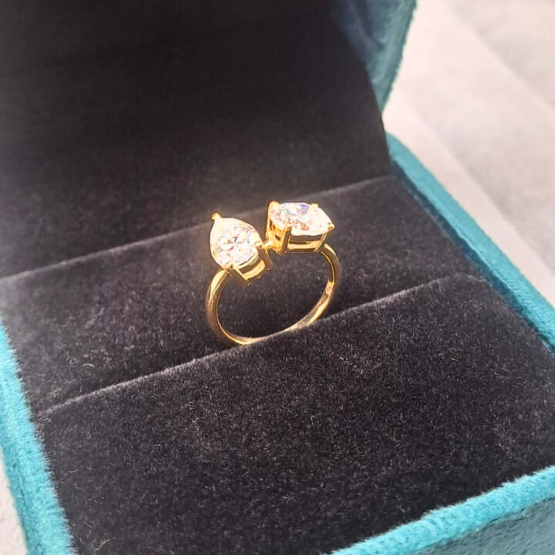 Elowen Toi Et Moi by Vai Ra in Moissanite and Lab diamond