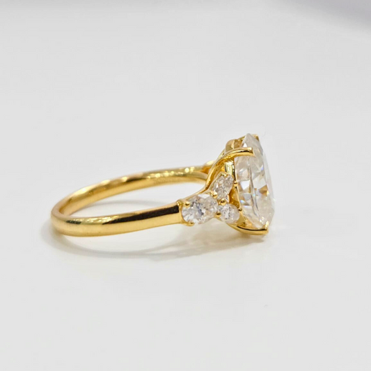 Hima Crushed Iced Oval Soitaire Ring 3.89 CT