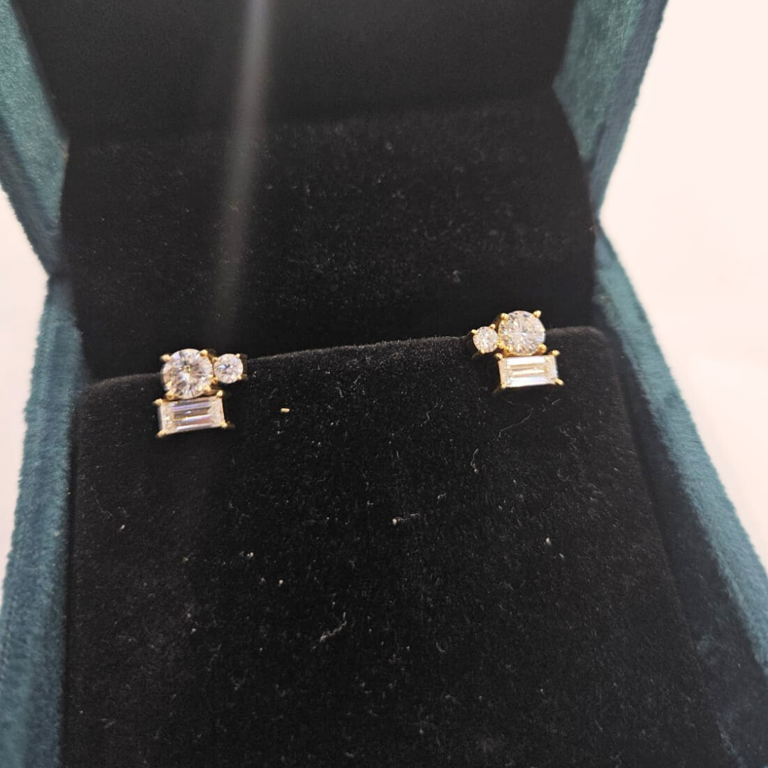 Harshi Earring (1.83 CT)