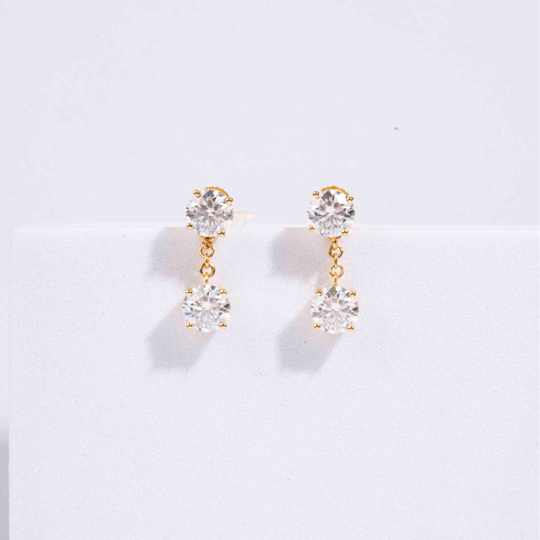 Solitaire with detachable drop