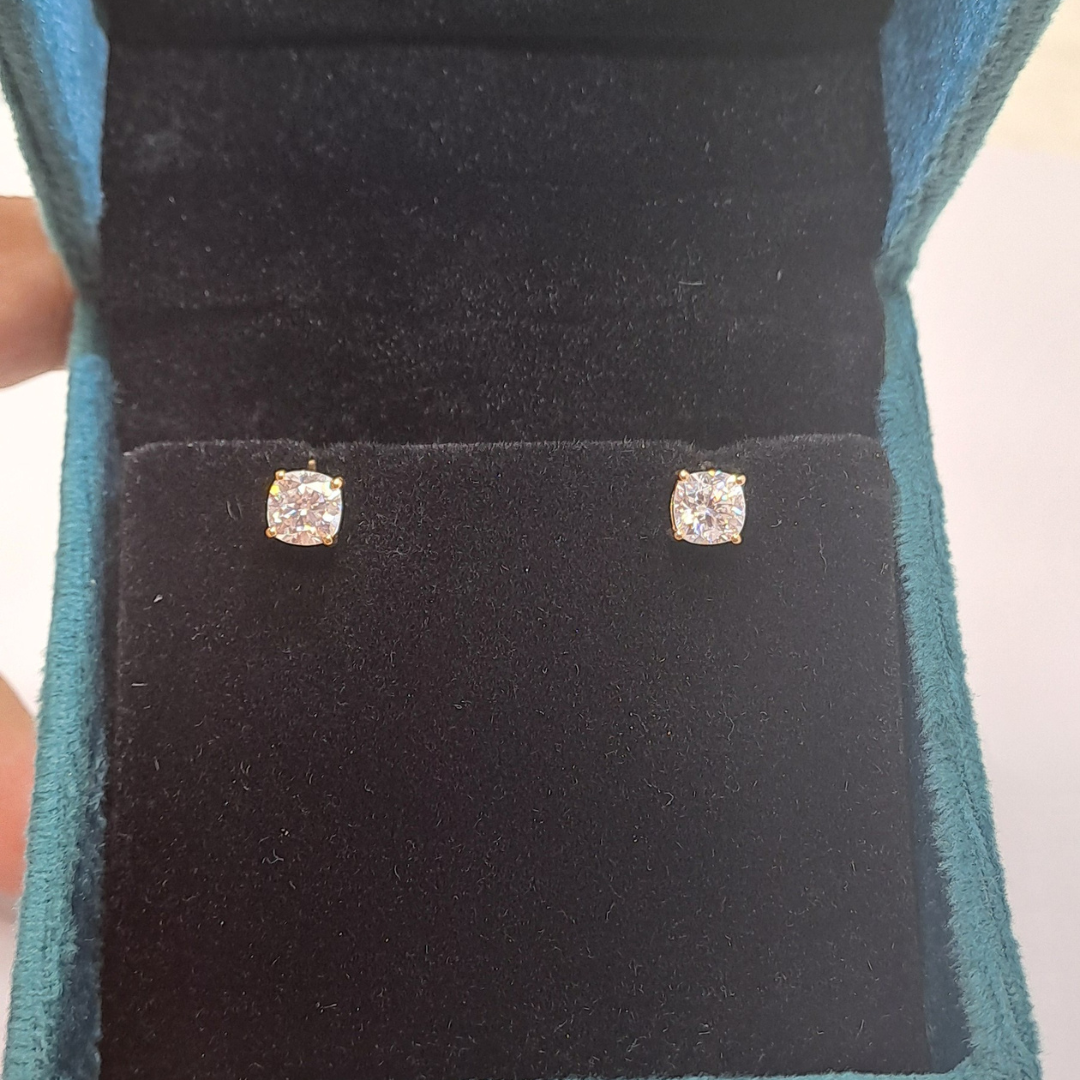 Cushion Solitaire Basket Setting