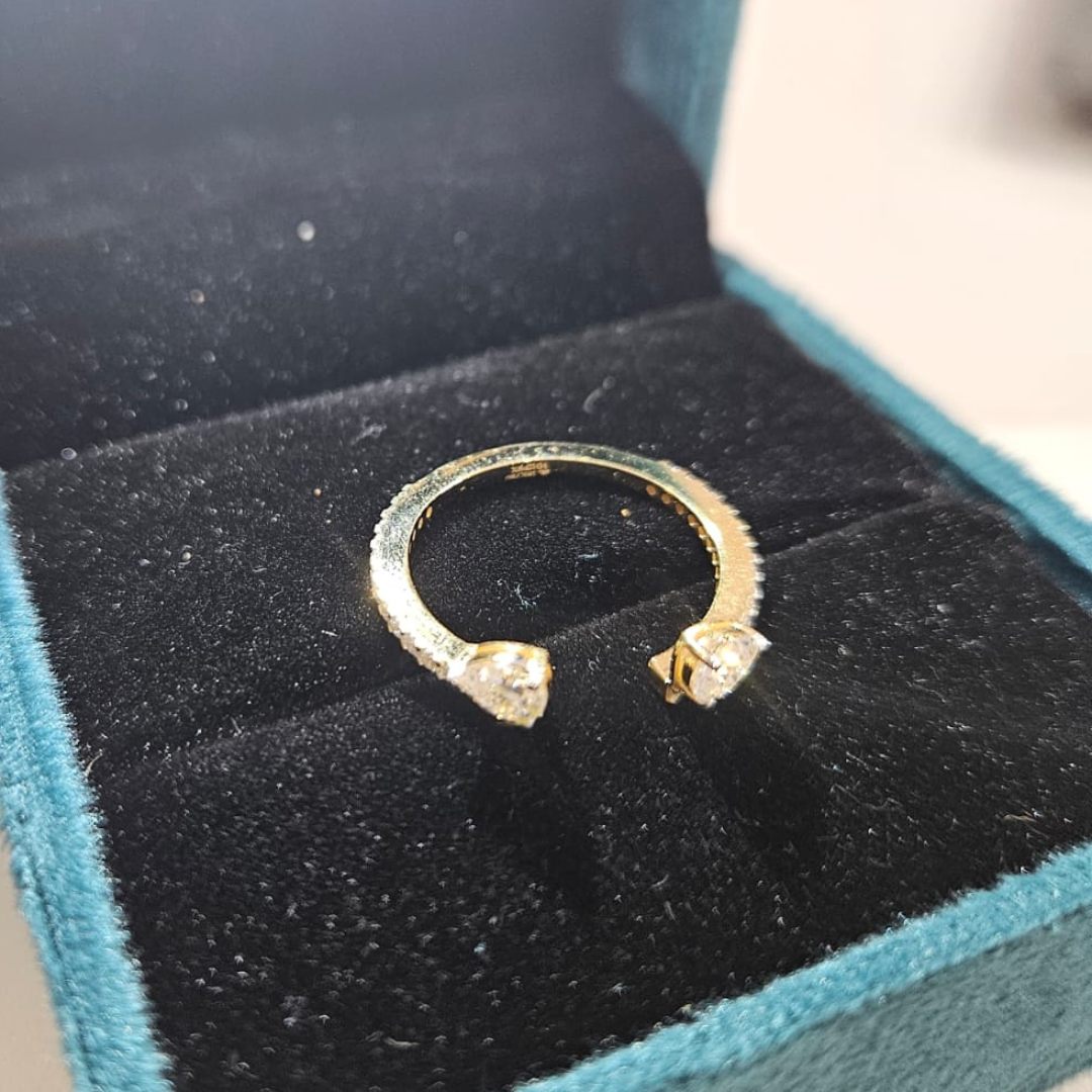 Vero Engagment Band 0.96 CT in Moissanite and Lab Diamond by Vai Ra