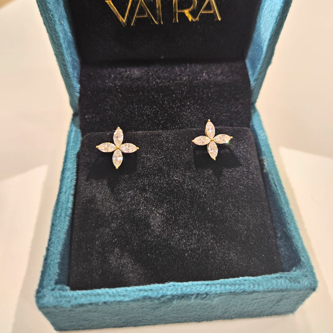 Aloka Ear Ring in Moissanite and Lab Diamond