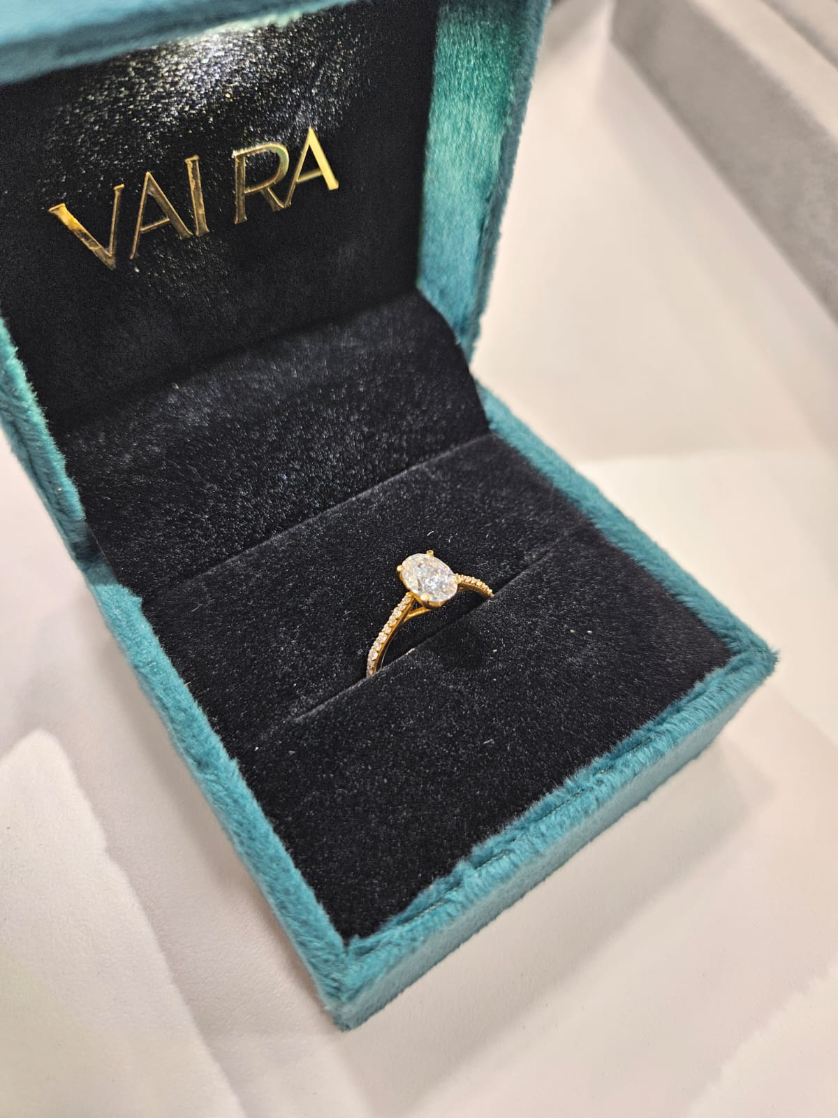 Mau Oval Solitaire Ring (1.85 CT in 18KT Gold)
