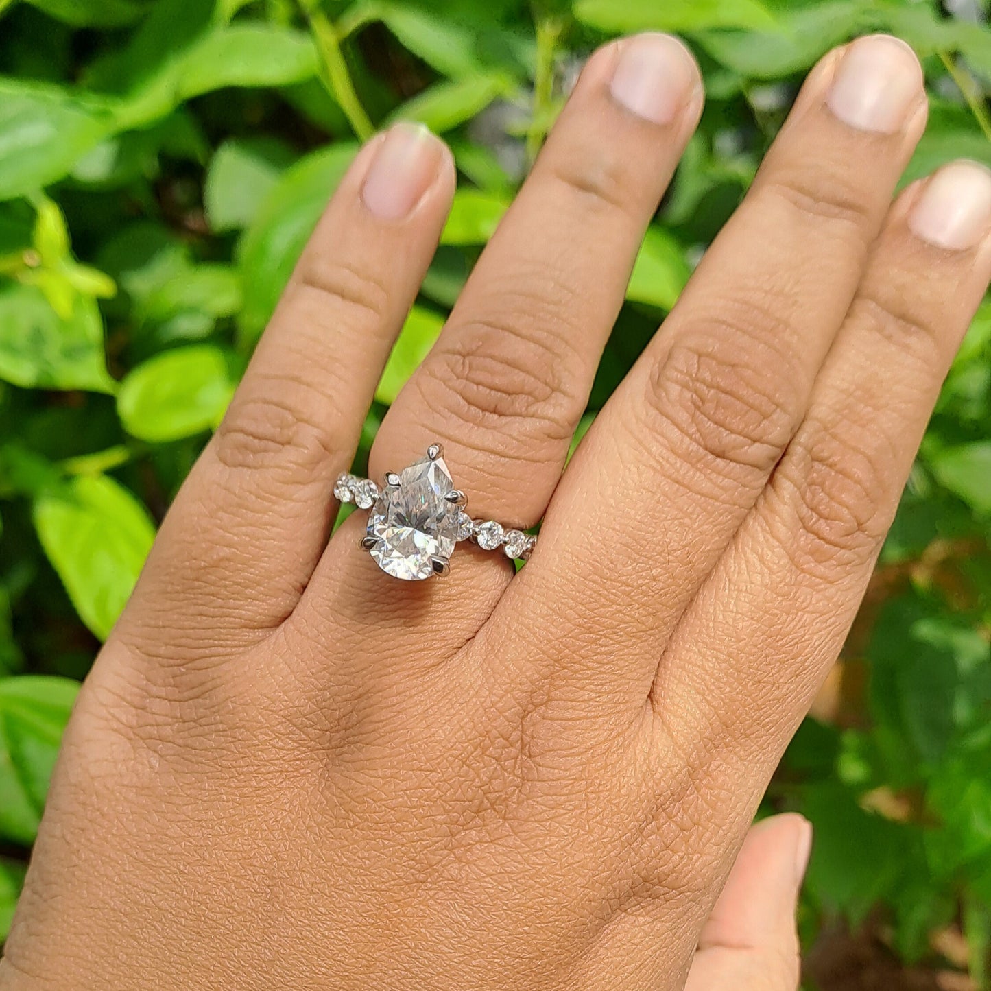 Saloni Pear Ring (5.28 Ct)