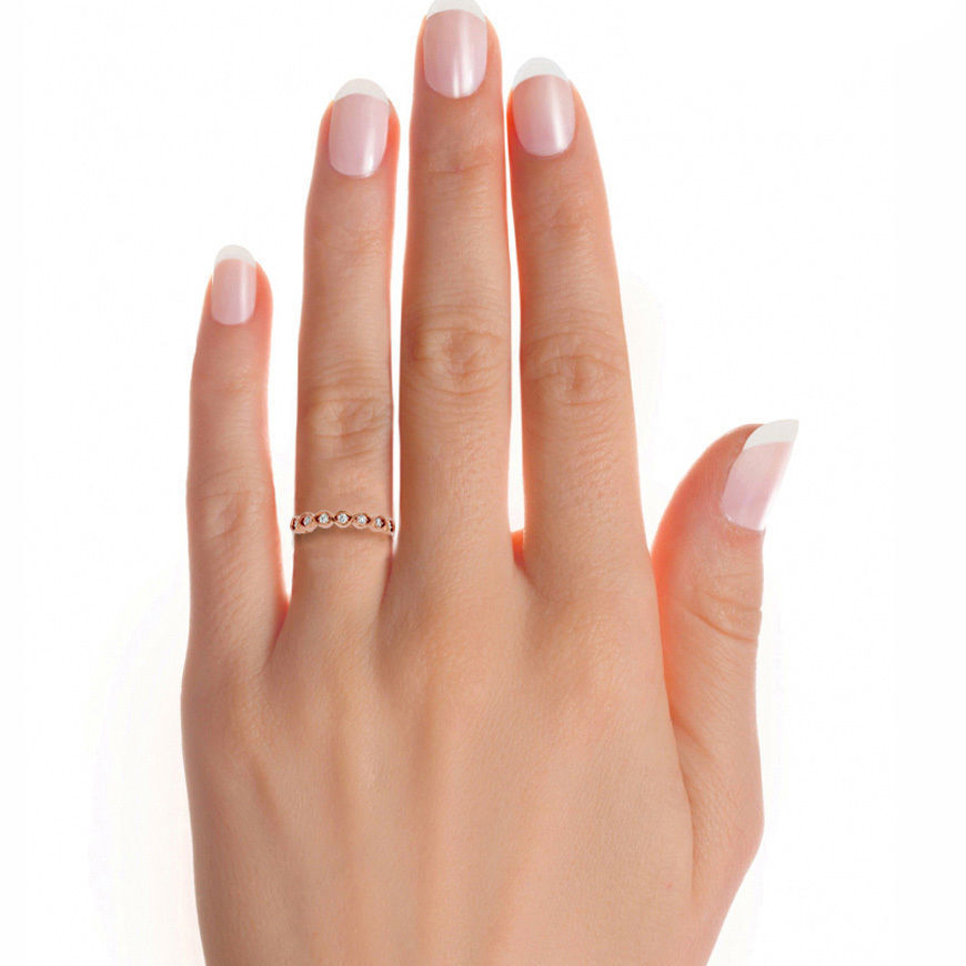 Wavy Band - 0.21CT