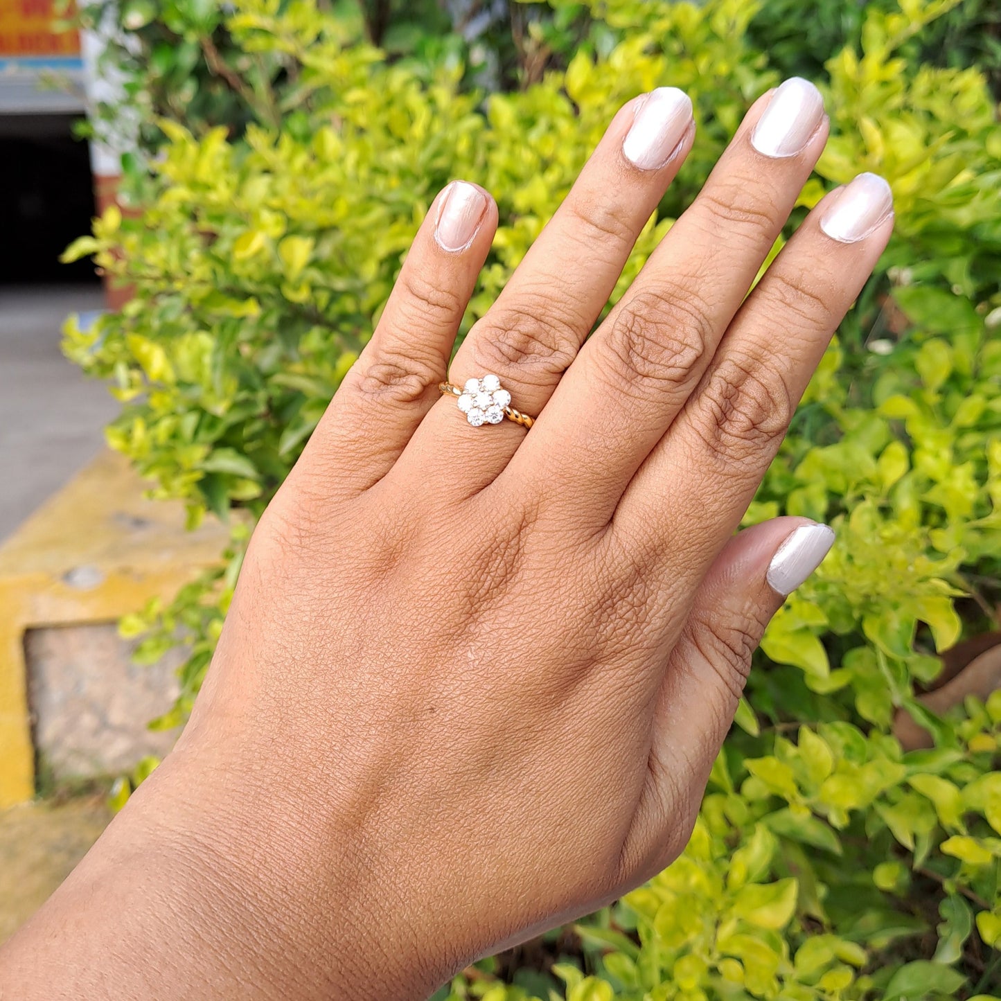 Gold and Moissanite diamond Cluster Ring - 0.7 Ct