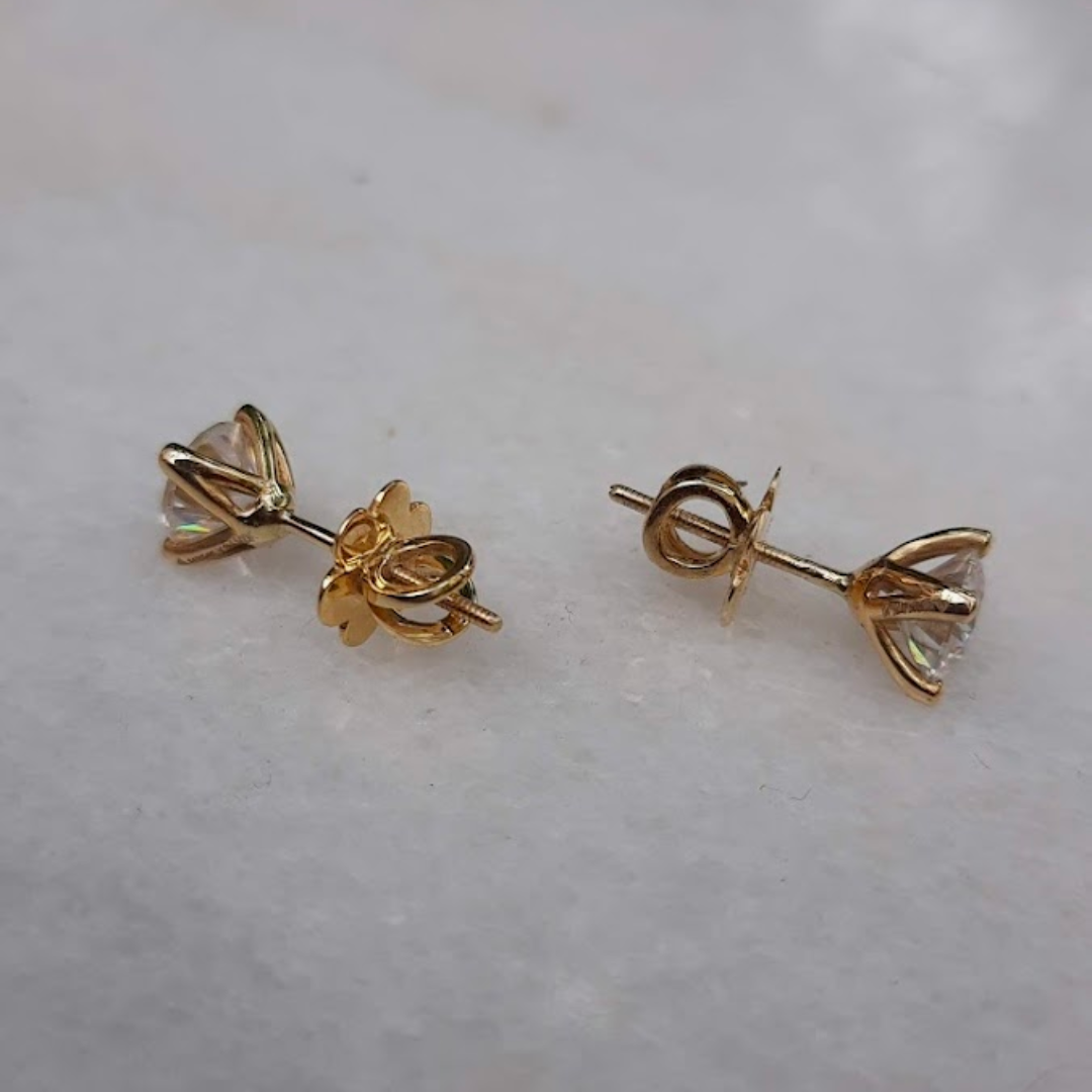 Starter Earring Tulip Moisannite Diamond Vaira