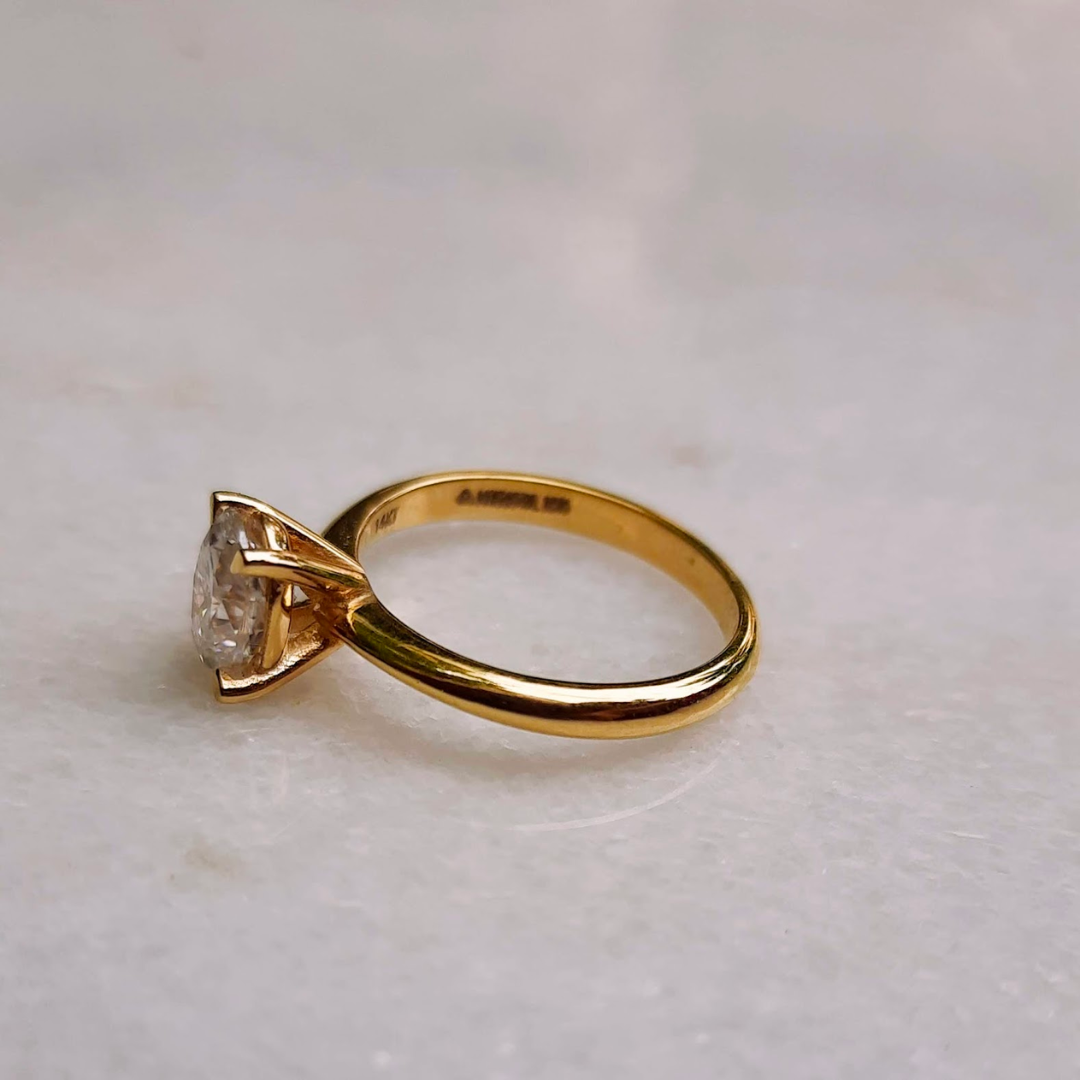 The Sarita Moissanite diamond Ring 1 carat- Vaira
