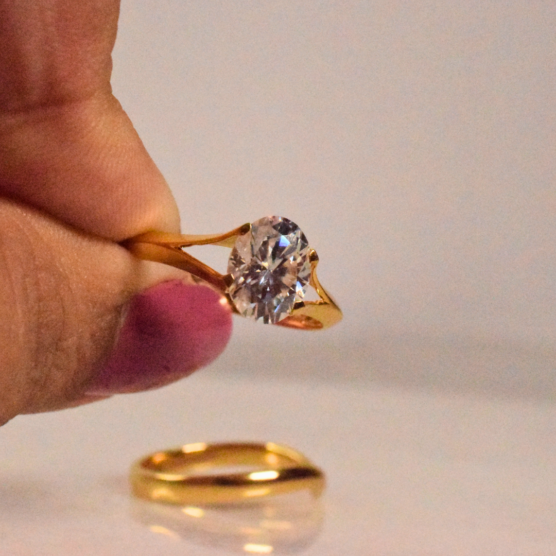 The Desire Oval Ring