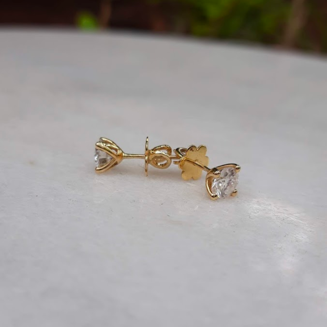 Starter Earring Tulip Moisannite Diamond Vaira