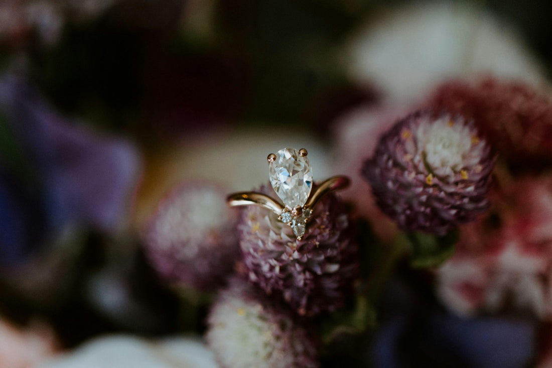 5 Famous Celebrity Pear Rings That You Will Love