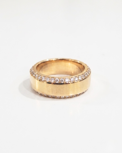 Men solid gold ring in diamonds