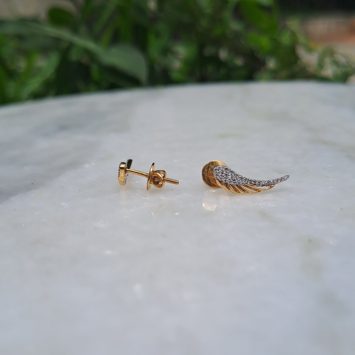 Pari Earrings (0.6 CT)