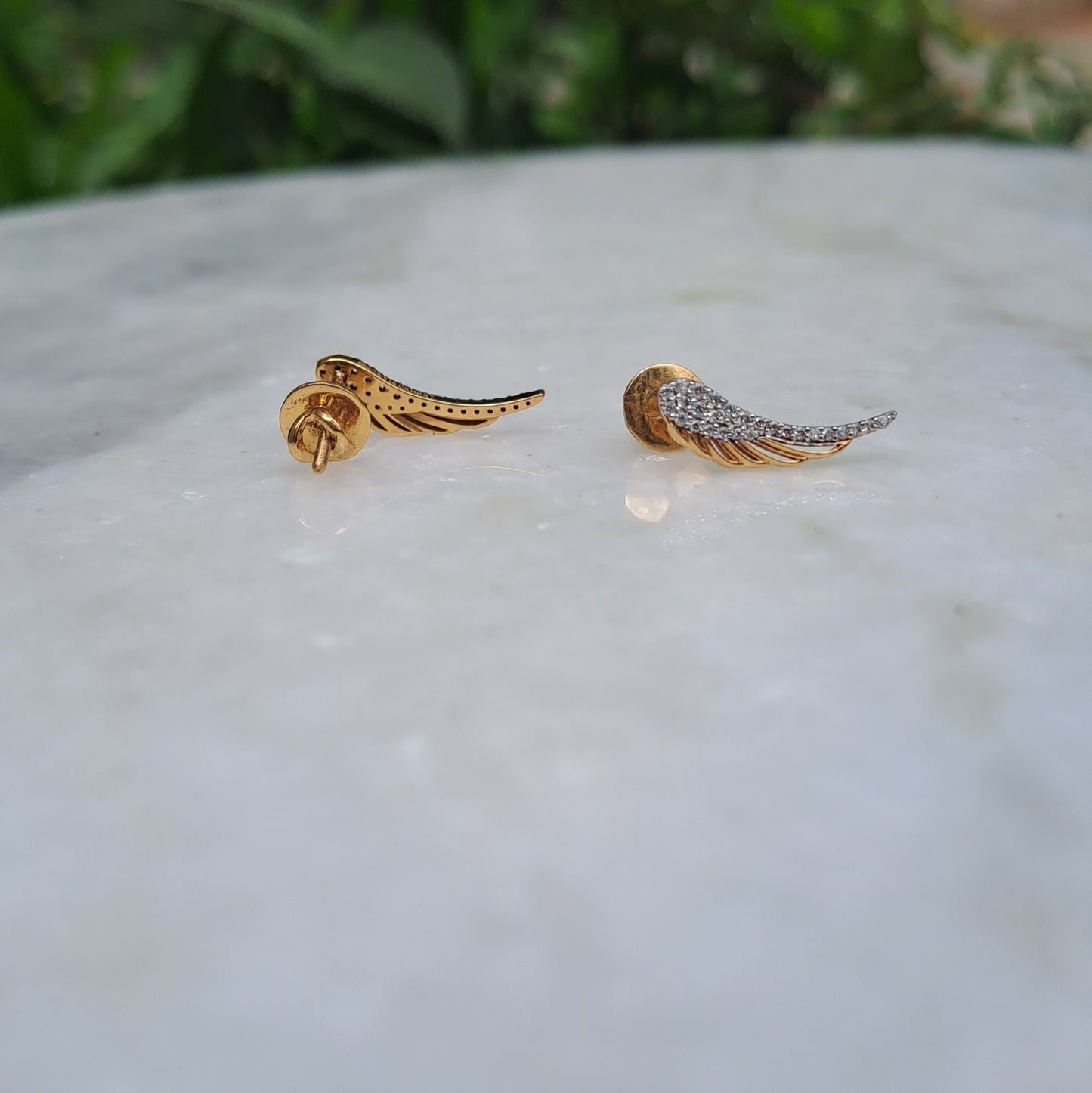 Pari Earrings (0.6 CT)