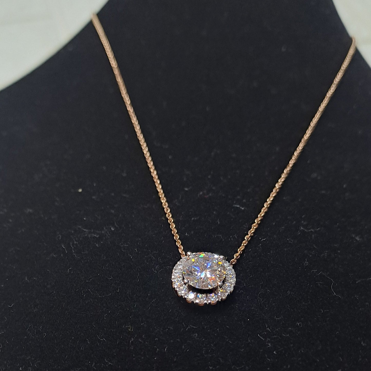 Brightlight Necklace (2.69 CT in 14Kt gold)