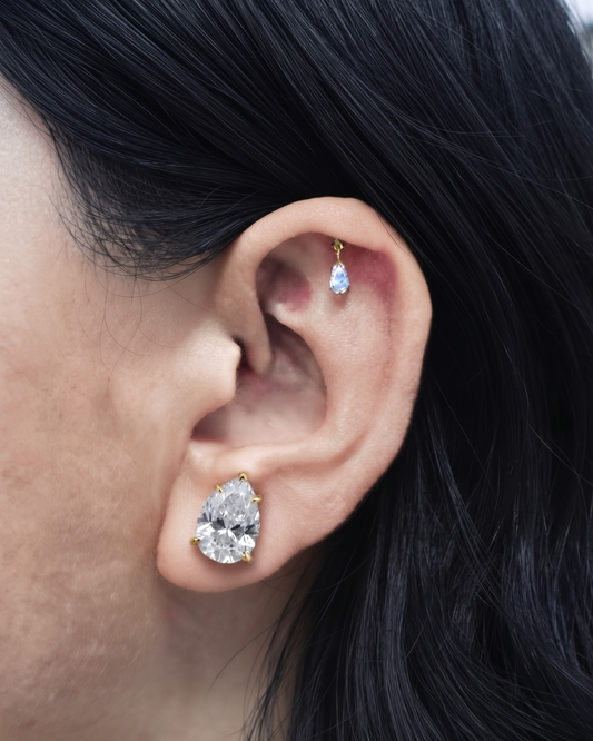 Floating Pear - Piercing Earring