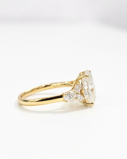 Hima Crushed Ice Oval Solitaire ing by Vai Ra