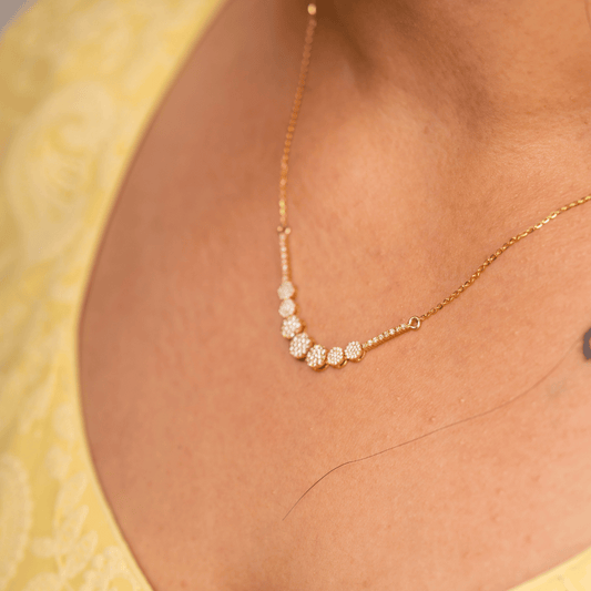 Elara Halo pendant Necklace - 0.71 Ct in Moissanite and Lab Diamond by Vai  Ra