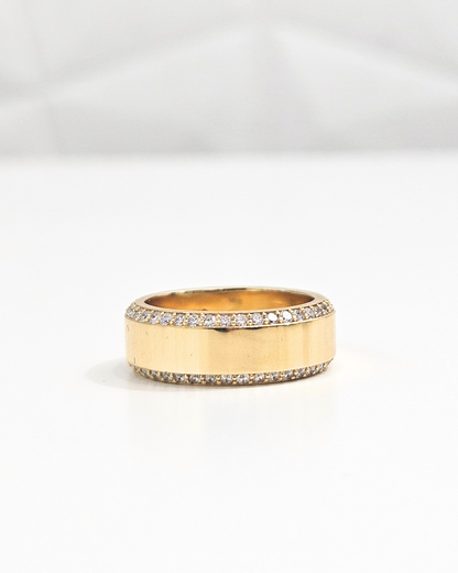 Men solid gold ring in diamonds
