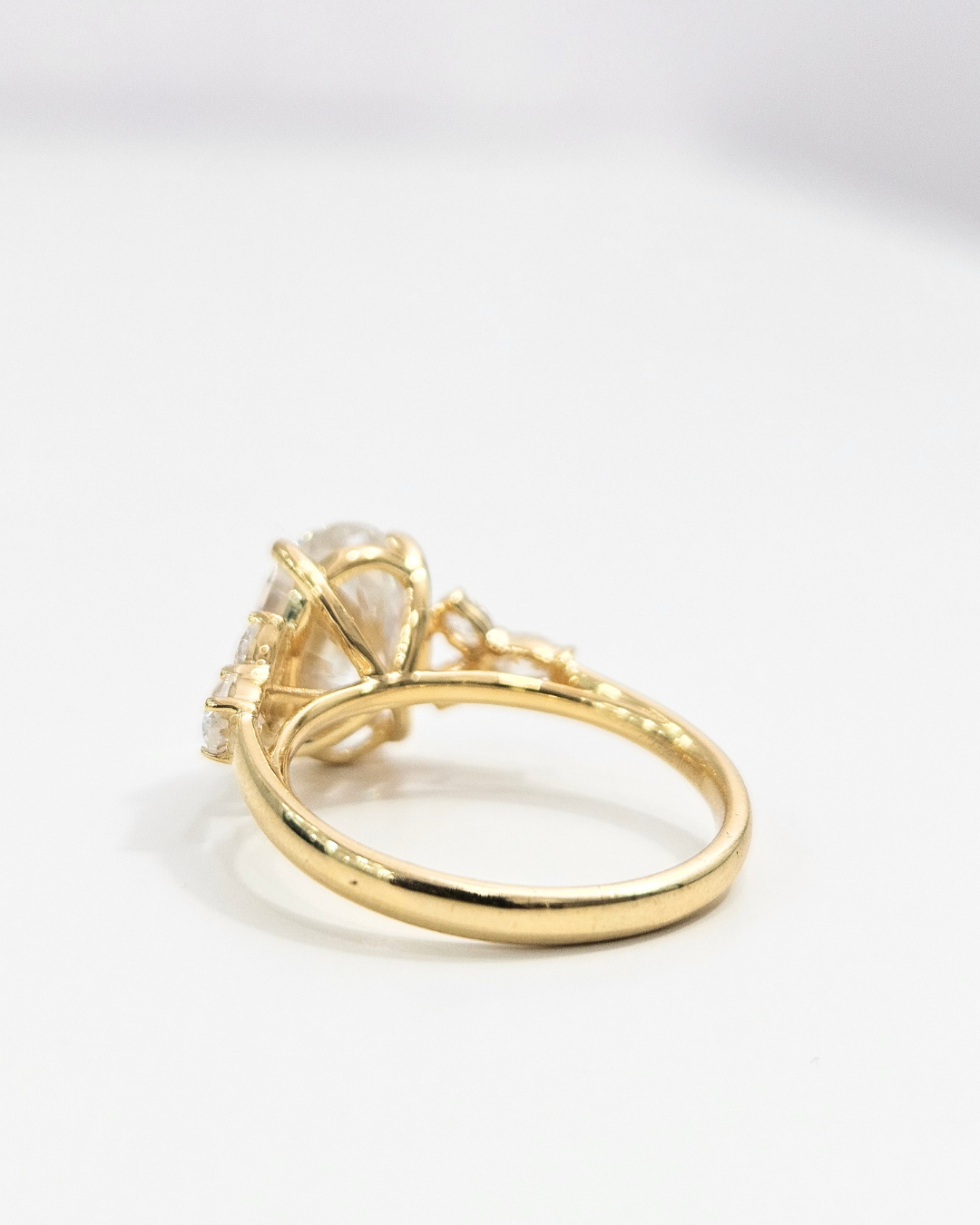 Hima Crushed Ice Oval Solitaire ing by Vai Ra
