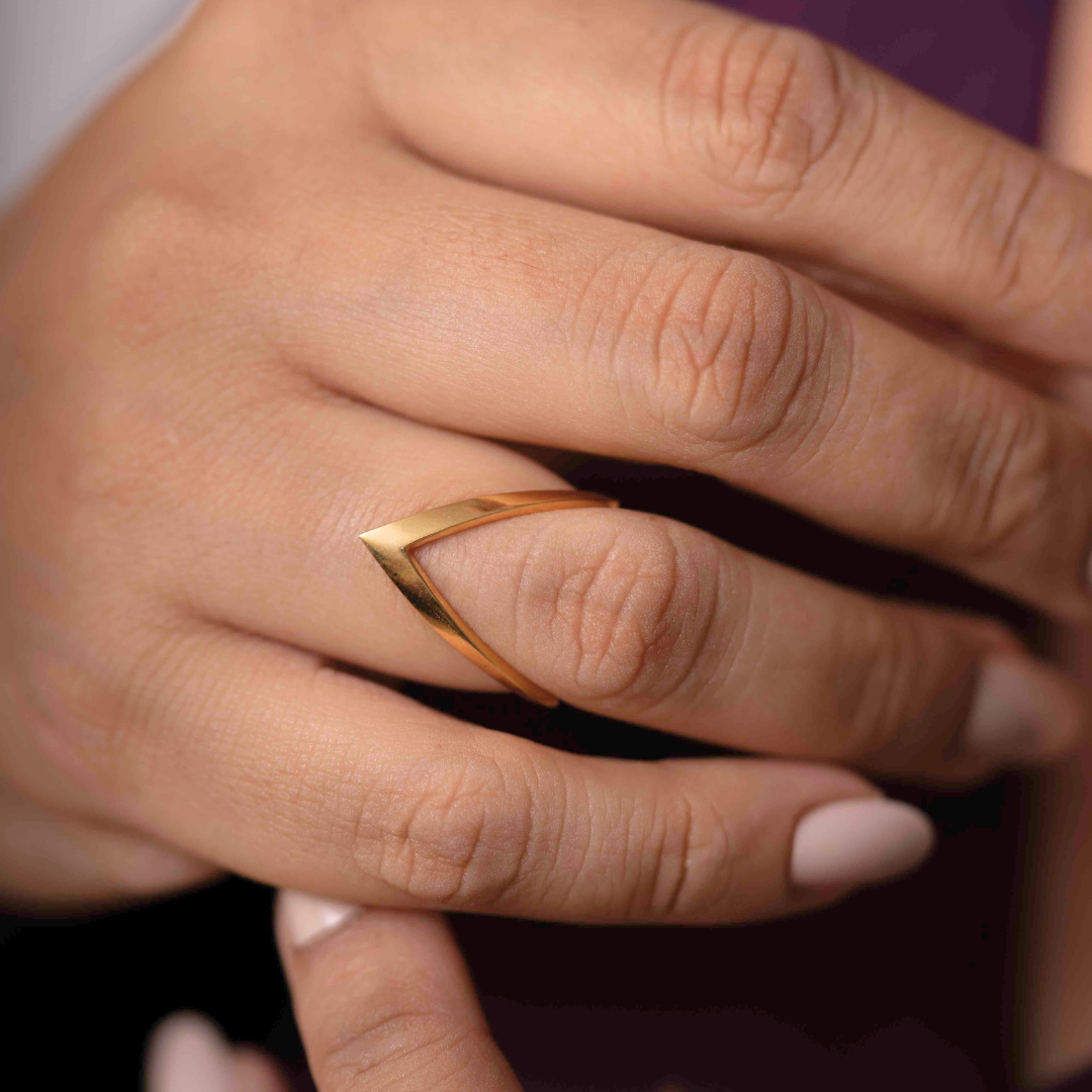 Ratna Vanki Ring in Gold by  Vai Ra