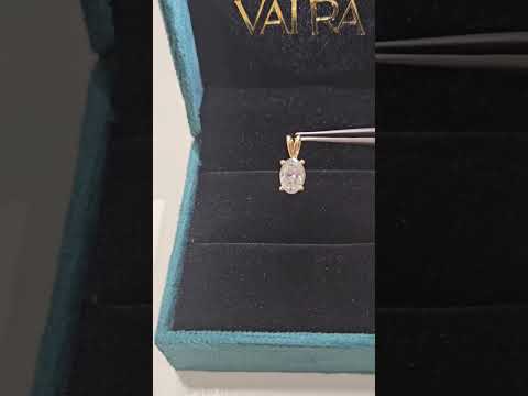 1.5-carat-oval-solitaire-pendant-18kt-yellow-gold-VVS1-clarity