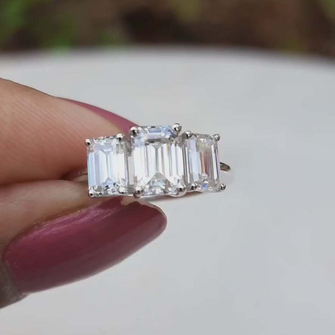 The Vaishali Threestone Ring- Vaira